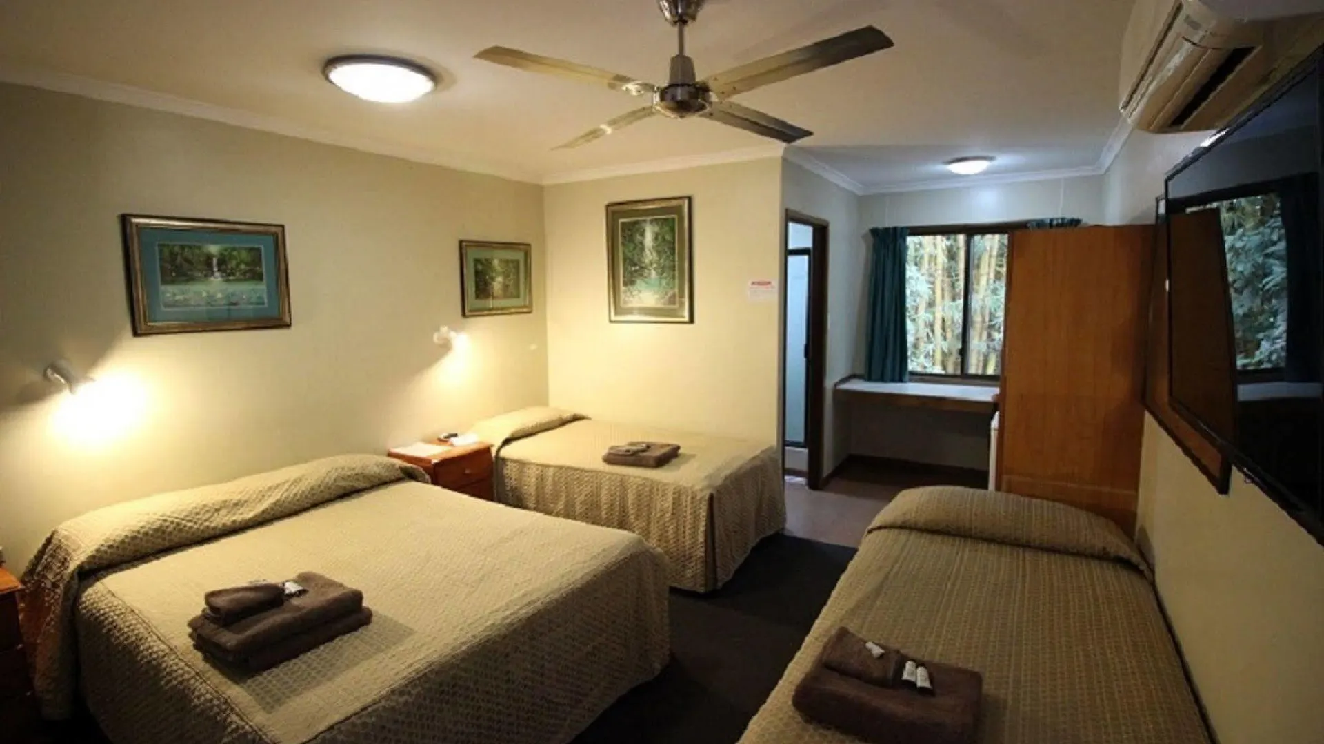 ***  Atherton Hinterland Motel Australia